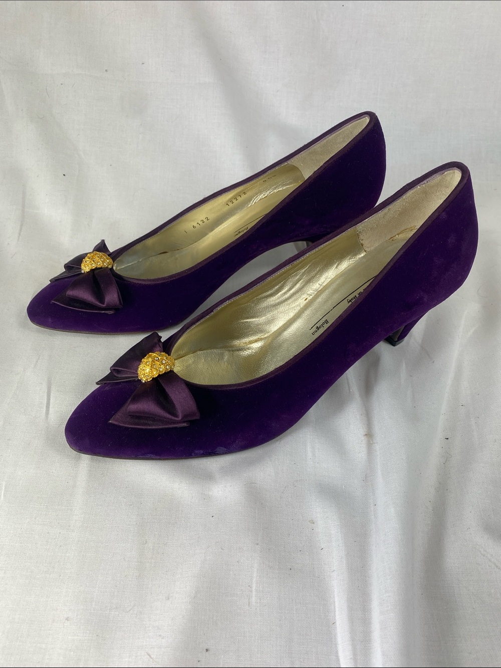 Vintage Bruno Magli Deep Purple Velvet Bow Pumps with Gold Rhinestone Accent y2k
